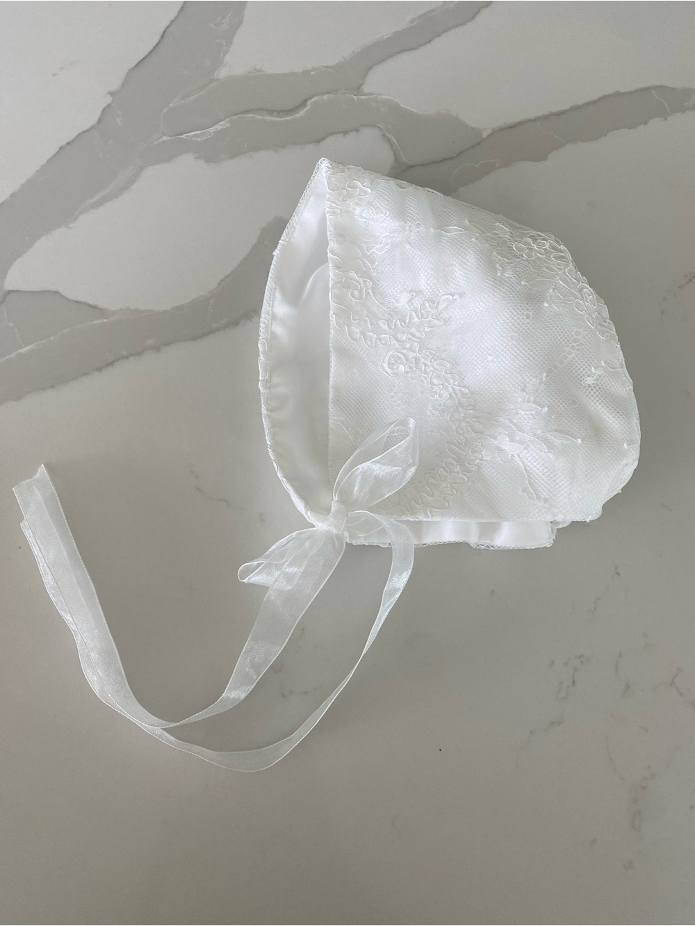 White Lace Infant Dress and Bonnet Set - Classic Baptism Attire - Picture 14 of 16